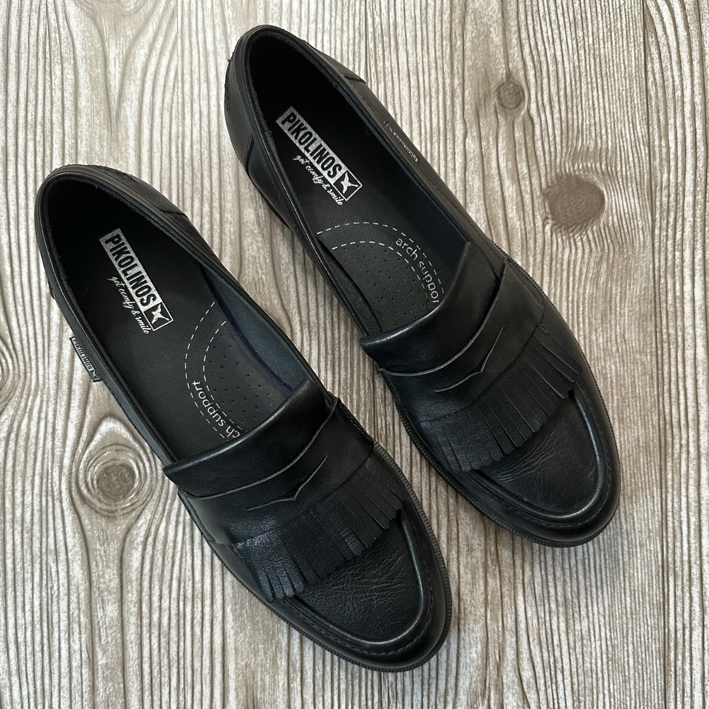 Pikolinos Salamanca Women’s Black Loafers NWOT